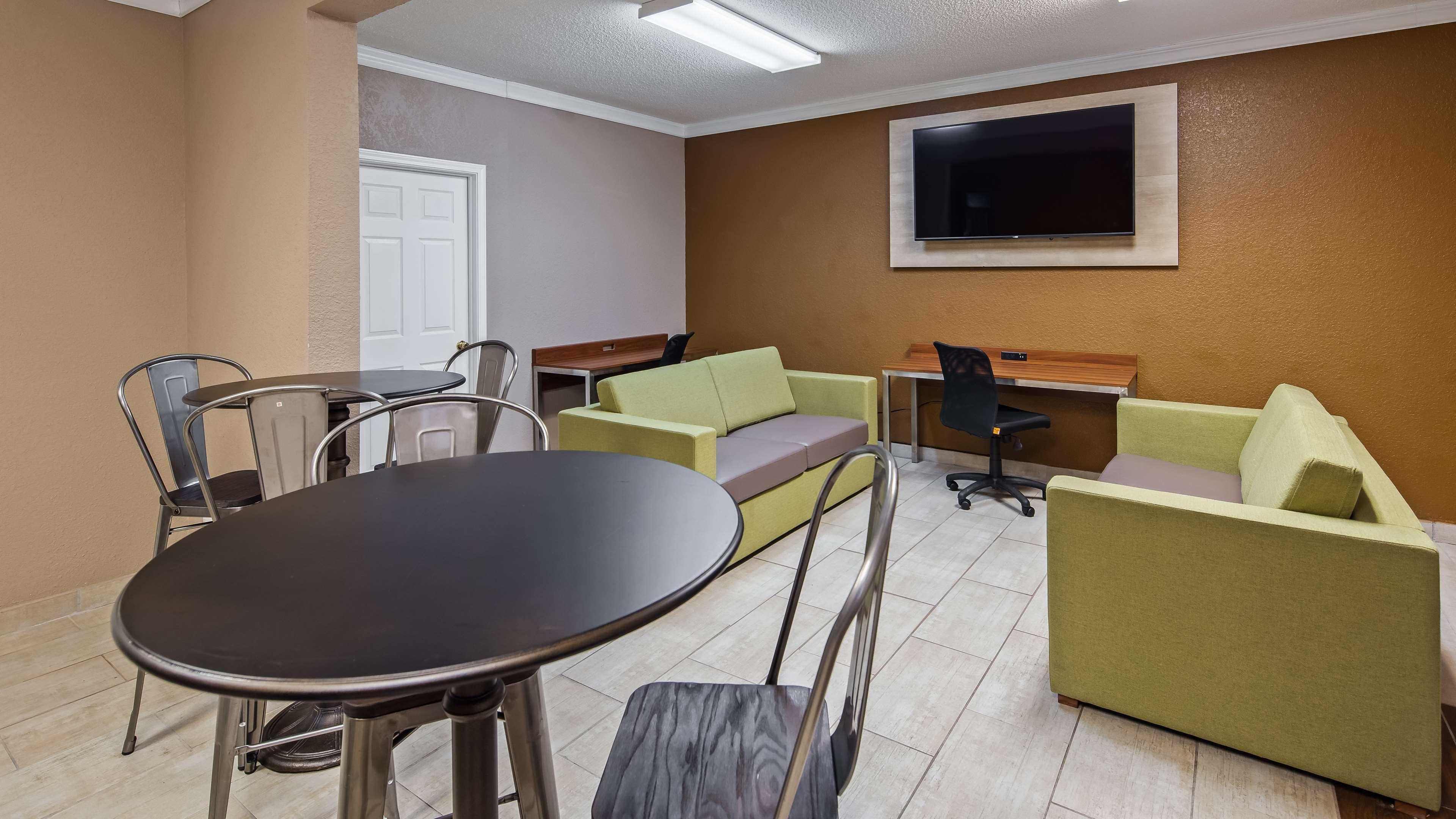 Surestay Hotel By Best Western Helen Downtown Exterior photo