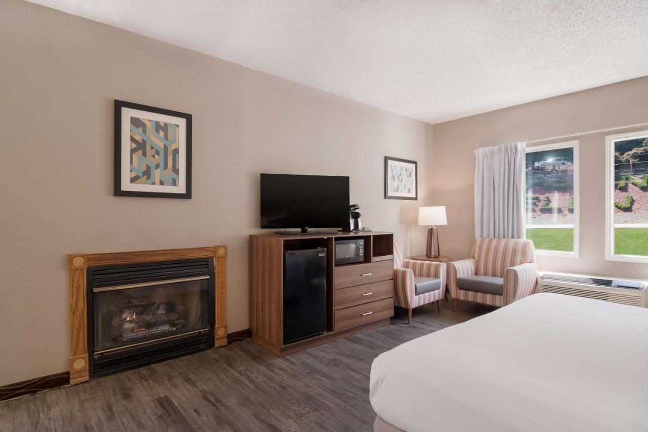 Surestay Hotel By Best Western Helen Downtown Exterior photo